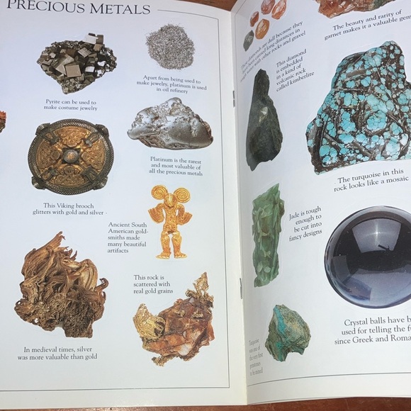 The Ultimate Rocks & Minerals Sticker Book - Picture 9 of 16